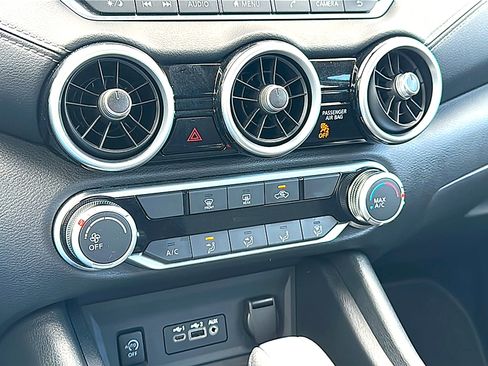 Certified 2025 Nissan Sentra SV image 33