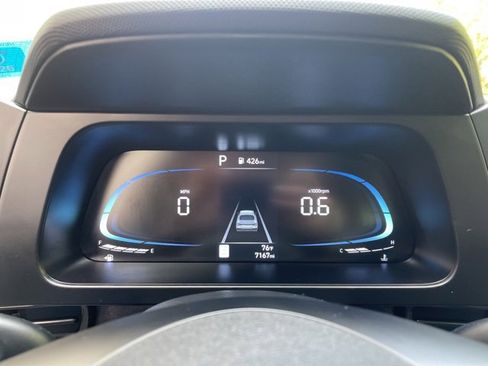 Used 2025 Hyundai Elantra Sport image 16