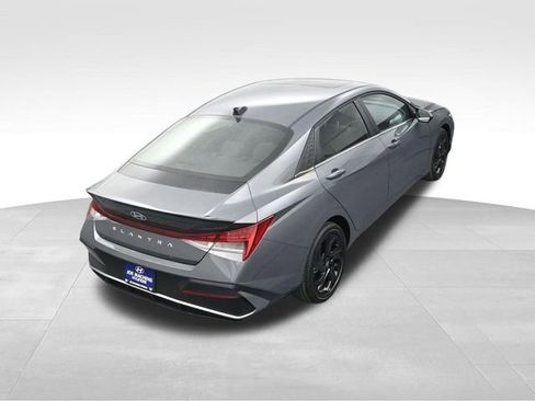 New 2026 Hyundai Elantra SEL Sport image 28