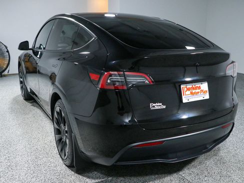 Used 2023 Tesla Model Y Long Range AWD/4WD image 9