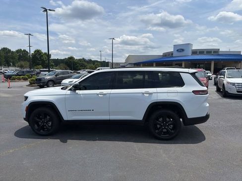 Used 2025 Jeep Grand Cherokee L Limited w/ Luxury Tech Group II AWD/4WD image 17