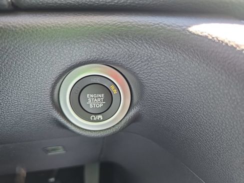 New 2027 Chrysler Pacifica Select AWD/4WD image 27