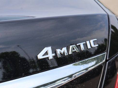 Used 2019 Mercedes-Benz E 300 4MATIC image 9
