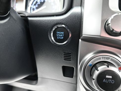 Used 2022 Toyota 4Runner Limited image 25