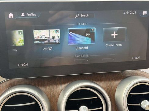 Used 2020 Mercedes-Benz GLC 300 4MATIC image 48