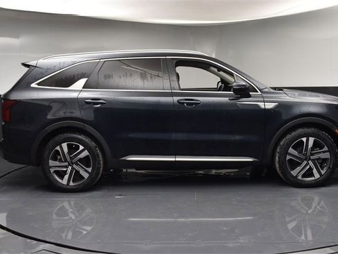 Certified 2022 Kia Sorento SX image 8