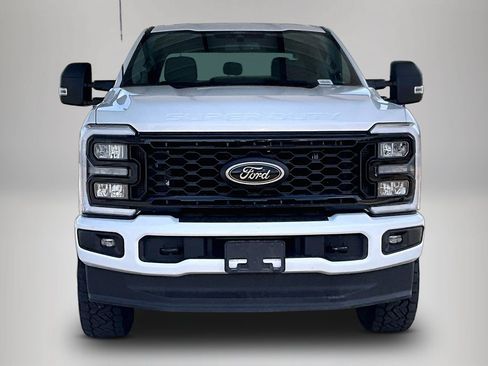 Used 2026 Ford F250 XLT w/ XLT Premium Package AWD/4WD image 2
