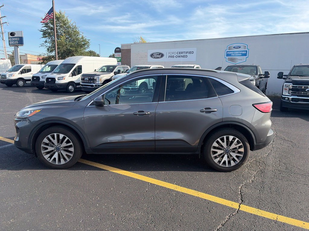 Used 2021 Ford Escape Titanium AWD/4WD image 4