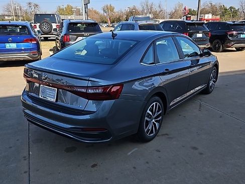 New 2026 Volkswagen Jetta SE FWD image 5