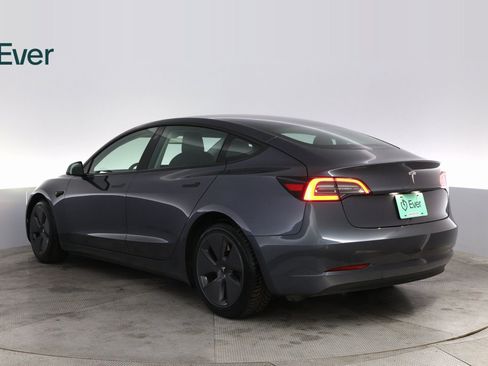 Used 2023 Tesla Model 3 Standard Range image 14