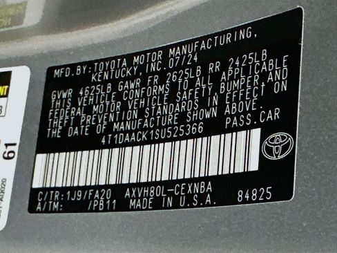Used 2025 Toyota Camry LE FWD image 12