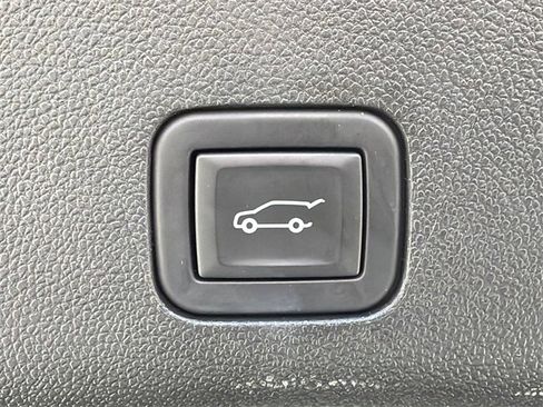 Used 2024 Cadillac Escalade Sport Platinum w/ LPO, ONYX Package image 19