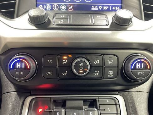 Used 2023 GMC Acadia SLE w/ Driver Convenience Package image 18