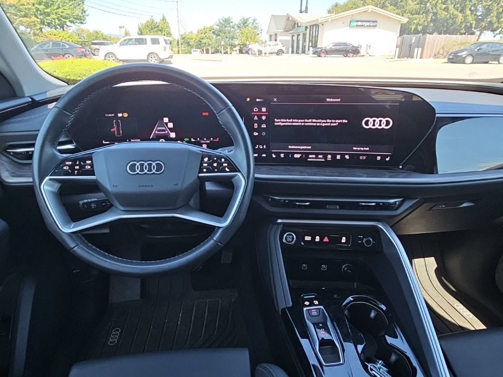 Certified 2025 Audi Q5 Premium Plus w/ Premium Plus AWD/4WD image 2