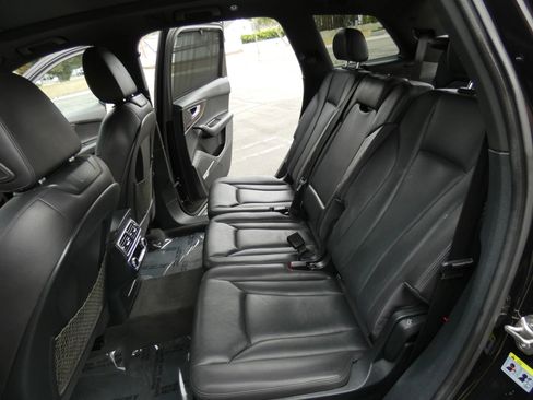 Used 2017 Audi Q7 3.0T Prestige w/ Prestige Package image 54