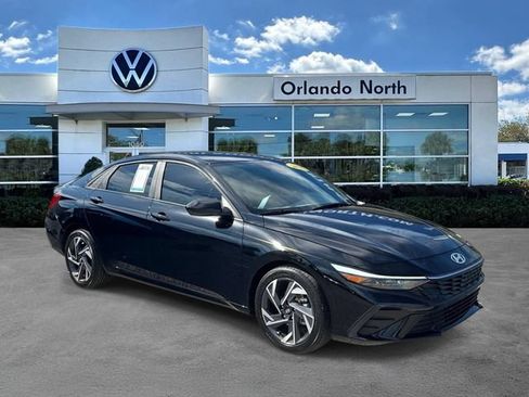 Used 2025 Hyundai Elantra Sport FWD image 1