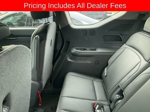 Used 2024 Kia EV9 Light Long Range RWD image 9