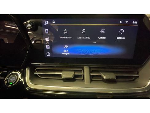 Used 2024 Chevrolet Trax RS w/ Sunroof Package FWD image 12