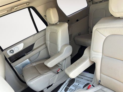 Certified 2021 Lincoln Navigator Reserve w/ Luxury Package AWD/4WD image 13