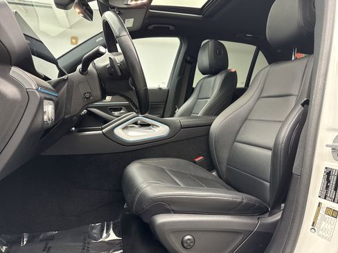 Used 2022 Mercedes-Benz GLE 350 4MATIC w/ Premium Package image 11