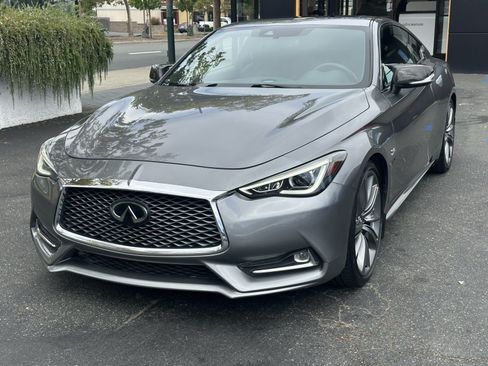 Used 2019 INFINITI Q60 Red Sport 400 w/ Cargo Package RWD image 4