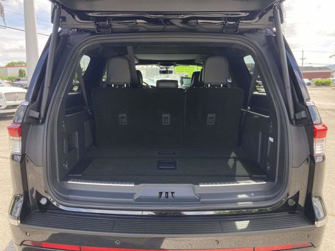Used 2024 Lincoln Navigator L Reserve AWD/4WD image 15