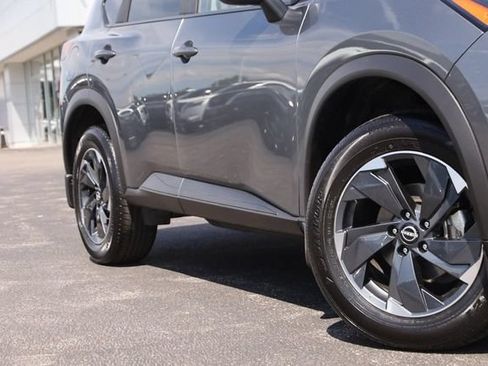 Certified 2025 Nissan Rogue SV w/ SV Premium Package FWD image 3
