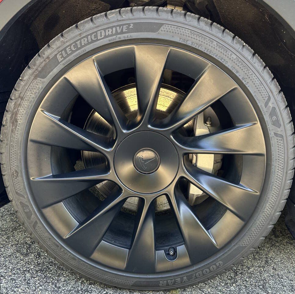 Used 2021 Tesla Model Y Long Range AWD/4WD image 9