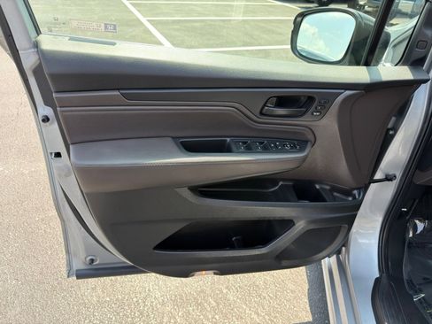 Used 2019 Honda Odyssey Touring image 11