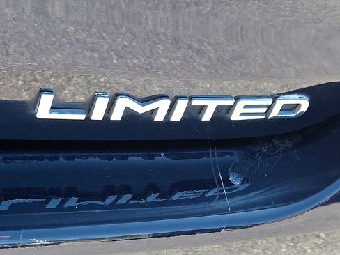 Used 2021 Toyota Highlander Limited image 33