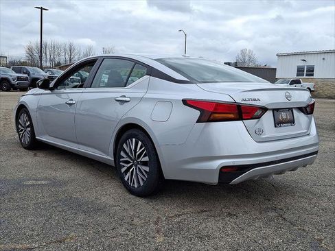 Used 2024 Nissan Altima 2.5 SV FWD image 21
