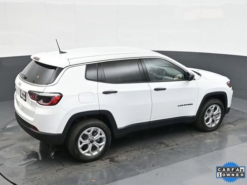 Used 2025 Jeep Compass Sport image 27