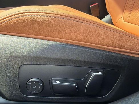New 2026 BMW 330i Sedan w/ Convenience Package RWD image 13