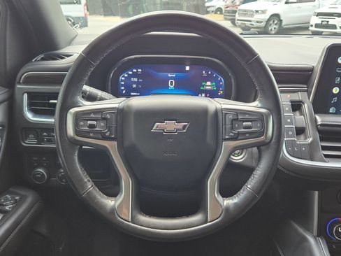 Used 2022 Chevrolet Tahoe Z71 w/ Luxury Package AWD/4WD image 15