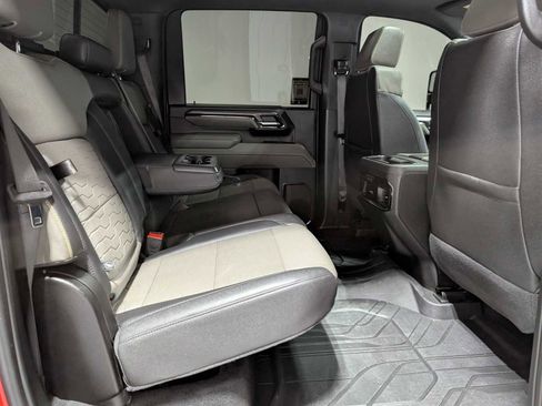 Used 2025 Chevrolet Silverado 2500 ZR2 w/ Technology Package image 43