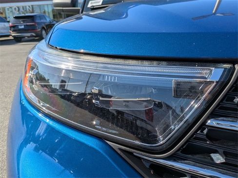 Certified 2021 Ford Explorer XLT w/ Equipment Group 202A image 10