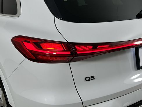 Used 2025 Audi Q5 Prestige AWD/4WD image 12