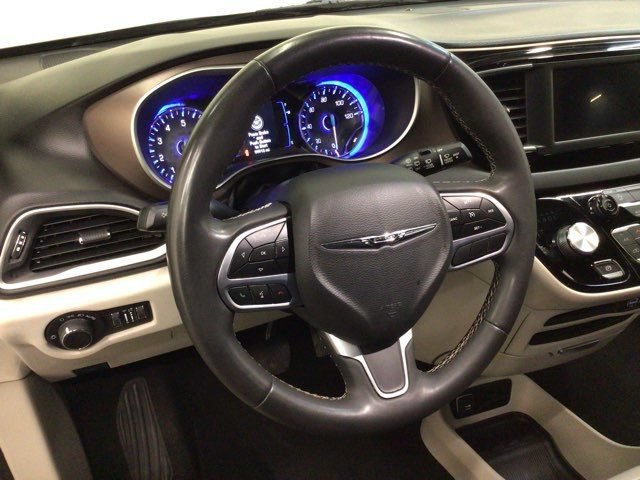 Used 2022 Chrysler Voyager LX FWD image 21