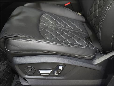 New 2025 Audi SQ8 Prestige image 29