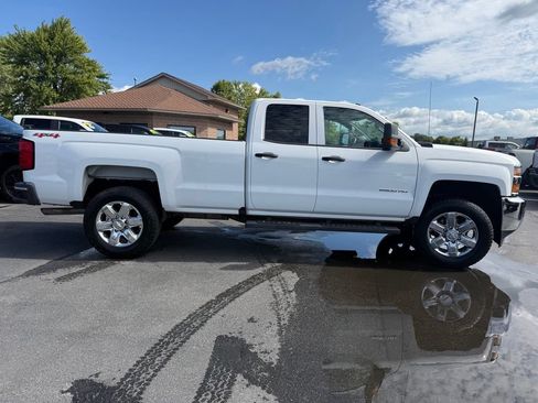 Used 2017 Chevrolet Silverado 2500 W/T w/ WT Convenience Package AWD/4WD image 6