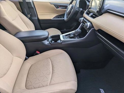Used 2021 Toyota RAV4 XLE image 19