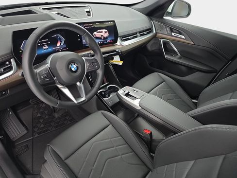 New 2026 BMW X1 xDrive28i w/ Technology Package AWD/4WD image 16