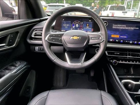 Used 2026 Chevrolet Traverse LT AWD/4WD image 18