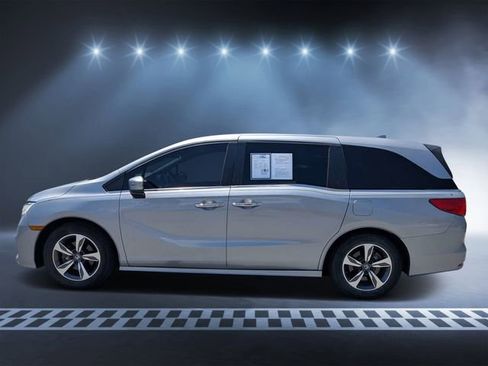 Used 2018 Honda Odyssey Touring image 5
