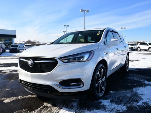 Used 2021 Buick Enclave Essence w/ Sport Touring Edition image 4