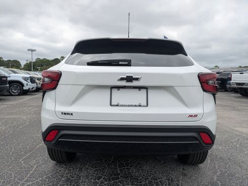 New 2026 Chevrolet Trax RS w/ Sunroof Package FWD image 6