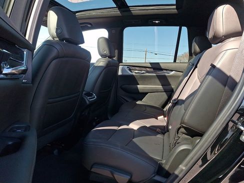 Used 2024 Cadillac XT6 Premium Luxury image 10