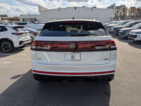 New 2026 Volkswagen Atlas Cross Sport SEL R-Line image 4