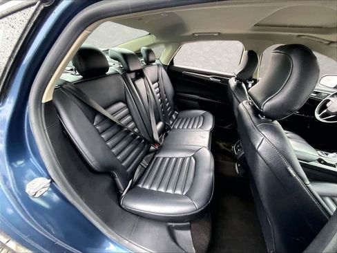 Used 2019 Ford Fusion SEL image 24