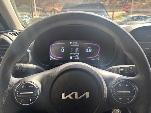 Used 2025 Kia Soul LX w/ LX Technology Package image 25